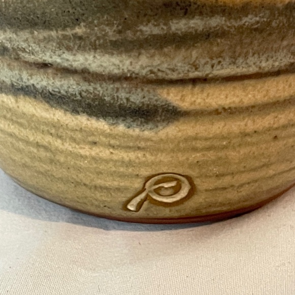 SOLD Small Studio Pottery Swirl Vase Signed by Artist Sarah Culbreth - Picture 4 of 6